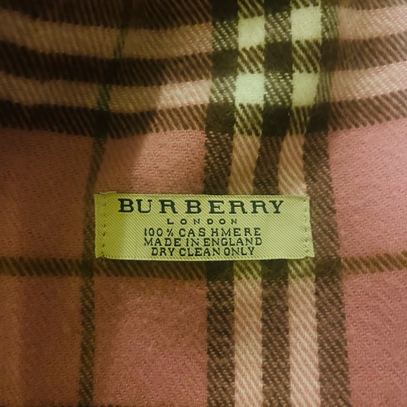 Burberry Pink Cashmere Scarf - Picture 3 of 4